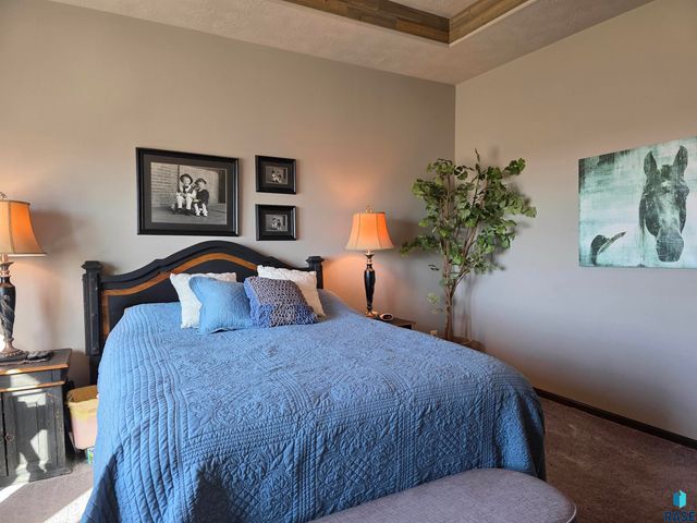 1305 S Gill Ave Avenue, Sioux Falls, SD 57106