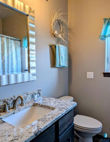 1305 S Gill Ave Avenue, Sioux Falls, SD 57106