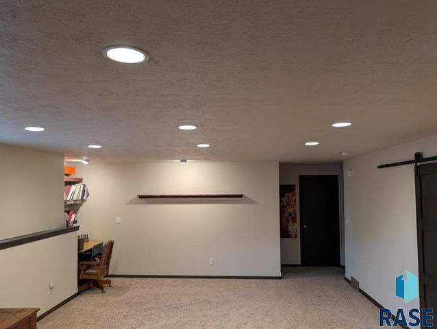 1305 S Gill Ave Avenue, Sioux Falls, SD 57106