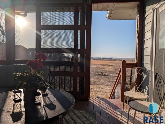 1305 S Gill Ave Avenue, Sioux Falls, SD 57106