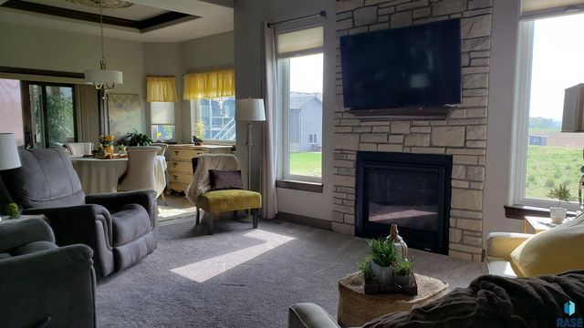 1305 S Gill Ave Avenue, Sioux Falls, SD 57106