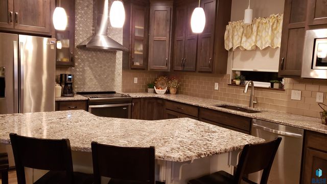 1305 S Gill Ave Avenue, Sioux Falls, SD 57106