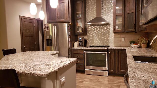 1305 S Gill Ave Avenue, Sioux Falls, SD 57106