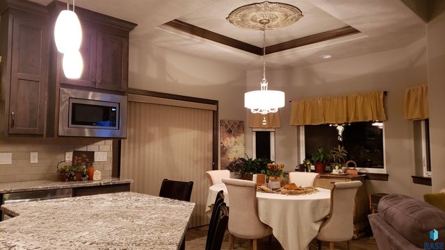 1305 S Gill Ave Avenue, Sioux Falls, SD 57106