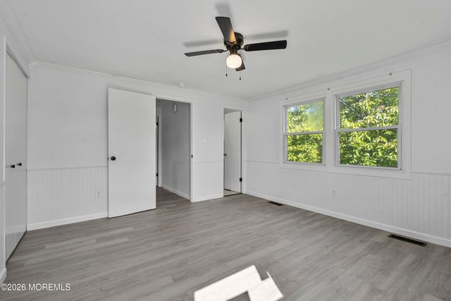 8 Holton Lane, Willingboro, NJ 08046