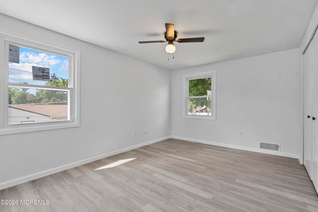 8 Holton Lane, Willingboro, NJ 08046
