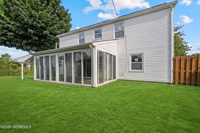 8 Holton Lane, Willingboro, NJ 08046