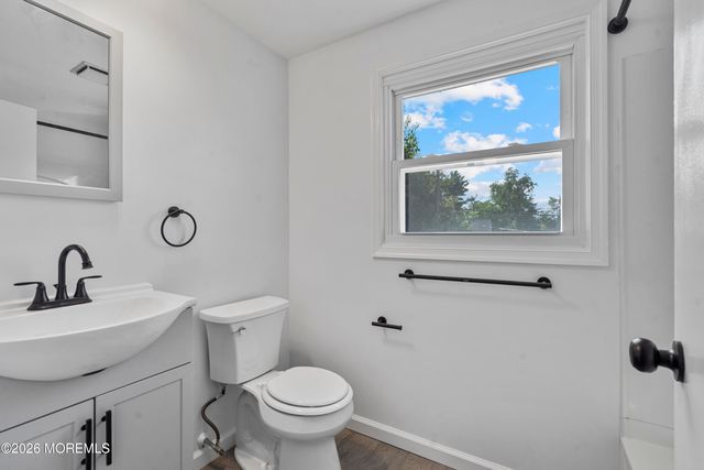 8 Holton Lane, Willingboro, NJ 08046