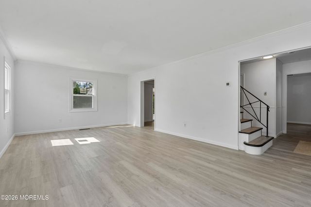 8 Holton Lane, Willingboro, NJ 08046