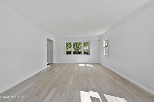 8 Holton Lane, Willingboro, NJ 08046