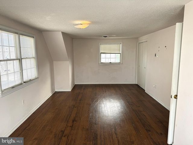 218 W 7TH ST, Ship Bottom, NJ 08008