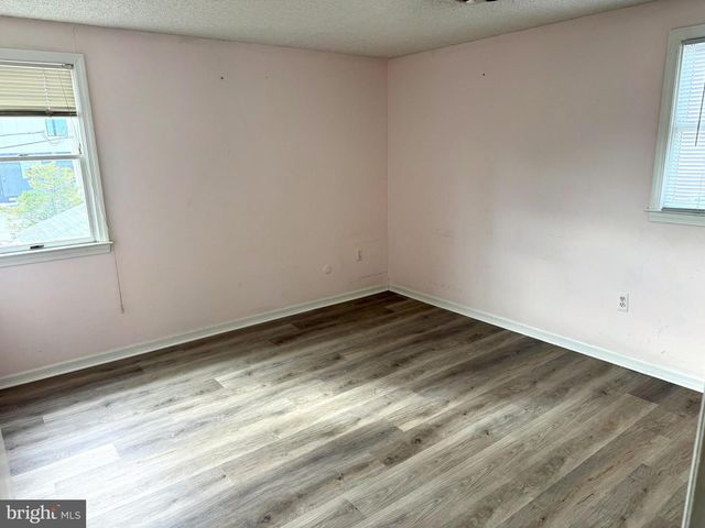 218 W 7TH ST, Ship Bottom, NJ 08008