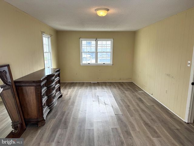 218 W 7TH ST, Ship Bottom, NJ 08008