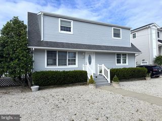 218 W 7TH ST, Ship Bottom, NJ 08008