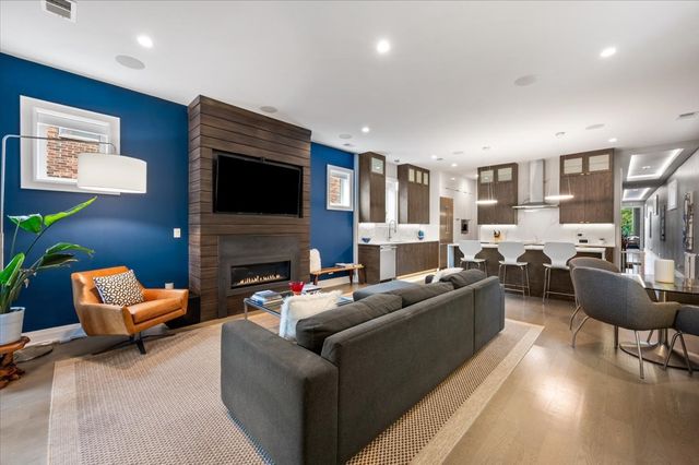 729 W Diversey Parkway 2, Chicago, IL 60614