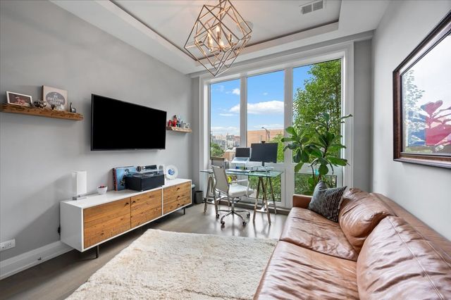 729 W Diversey Parkway 2, Chicago, IL 60614