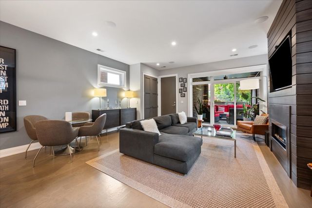 729 W Diversey Parkway 2, Chicago, IL 60614