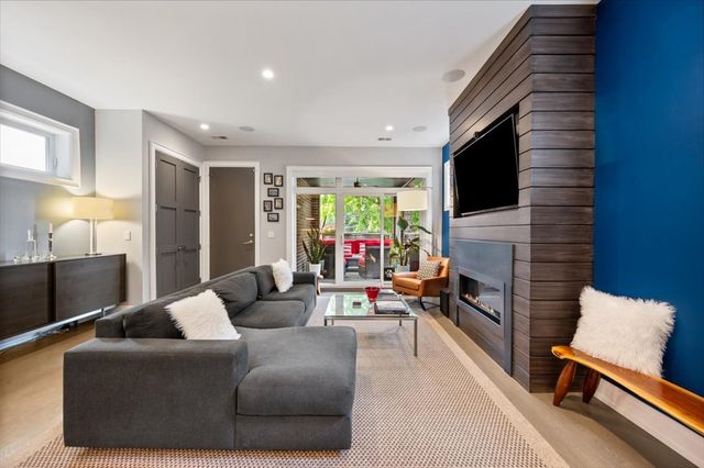 729 W Diversey Parkway 2, Chicago, IL 60614