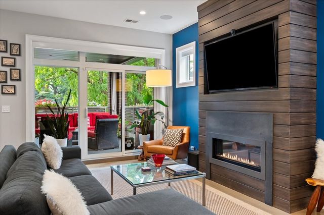 729 W Diversey Parkway 2, Chicago, IL 60614