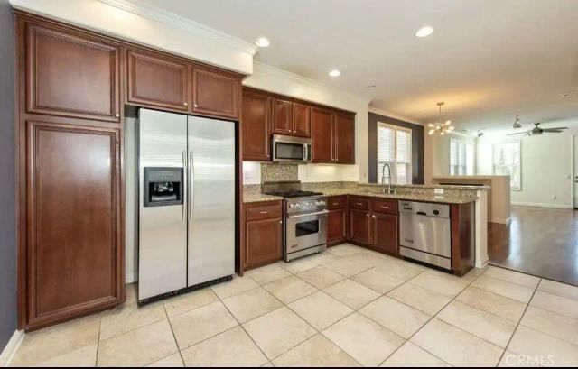 12 Tall Oak, Irvine, CA 92603