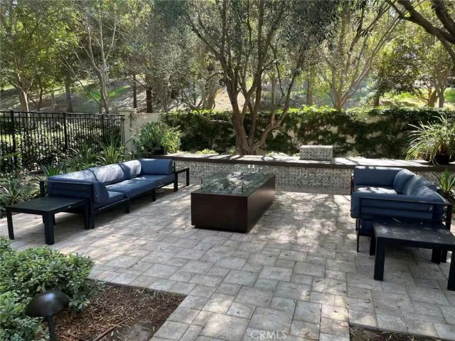 12 Tall Oak, Irvine, CA 92603