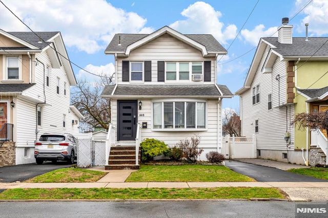 502 6th Avenue, Lyndhurst, NJ 07071