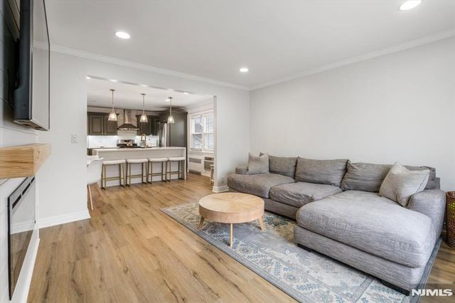 502 6th Avenue, Lyndhurst, NJ 07071