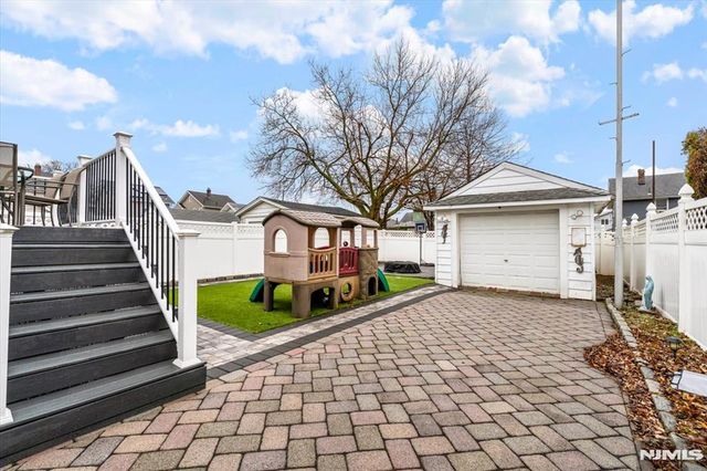 502 6th Avenue, Lyndhurst, NJ 07071