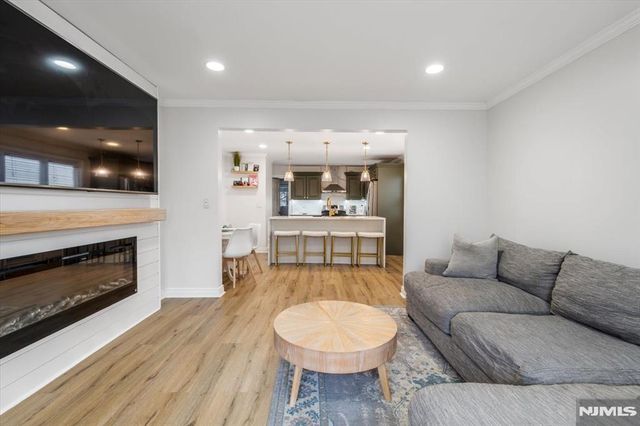 502 6th Avenue, Lyndhurst, NJ 07071