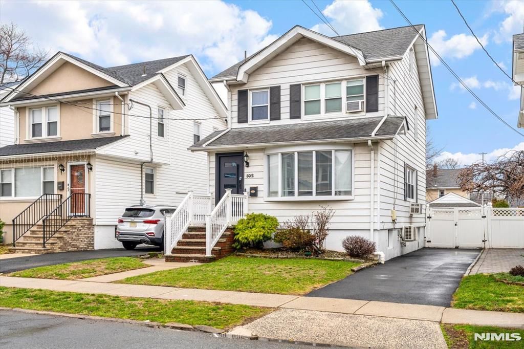 502 6th Avenue, Lyndhurst, NJ 07071
