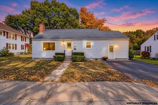209 West Hollis Street, Nashua, NH 03060