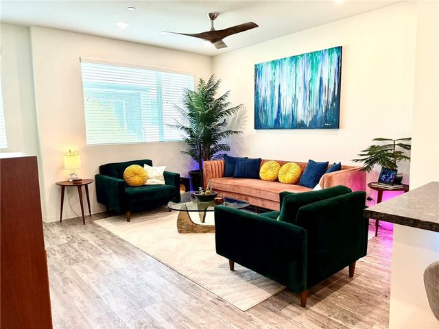 18449 W Mural, Northridge, CA 91325