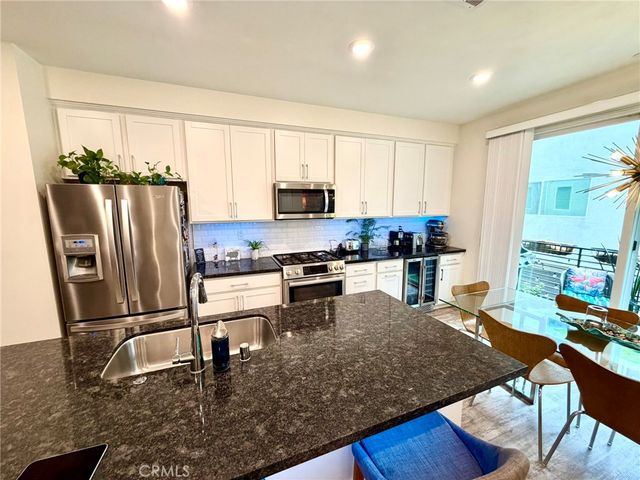 18449 W Mural, Northridge, CA 91325