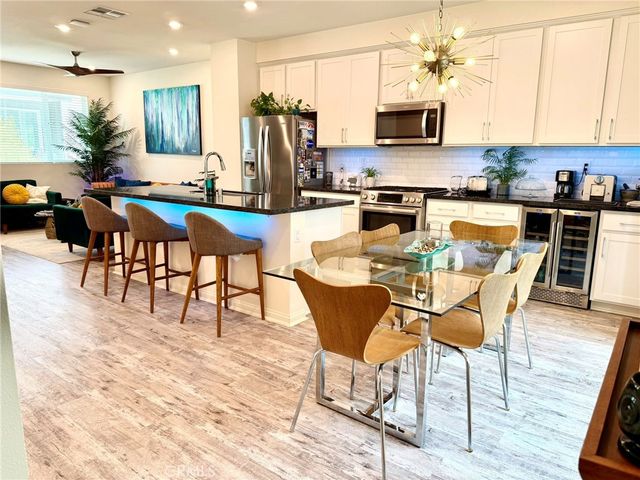 18449 W Mural, Northridge, CA 91325