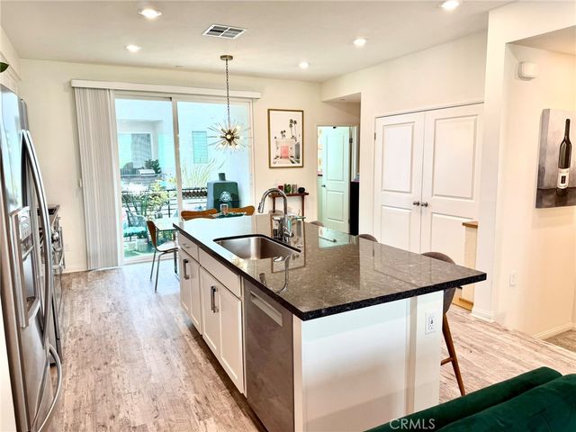 18449 W Mural, Northridge, CA 91325