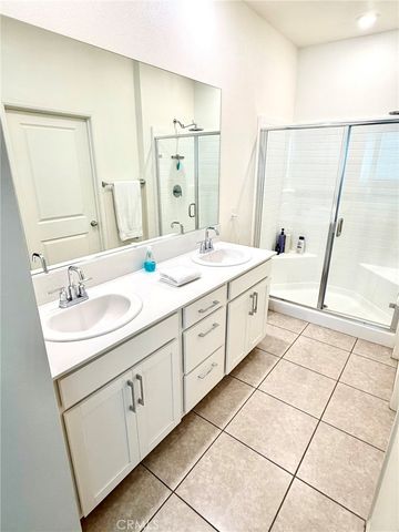 18449 W Mural, Northridge, CA 91325
