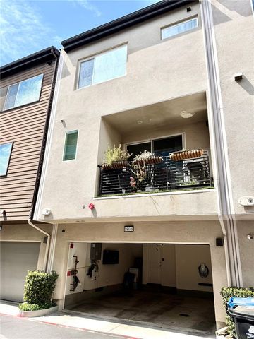 18449 W Mural, Northridge, CA 91325