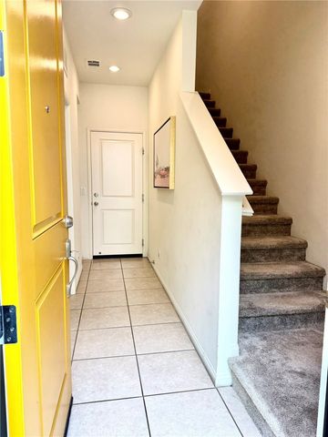 18449 W Mural, Northridge, CA 91325