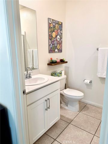 18449 W Mural, Northridge, CA 91325