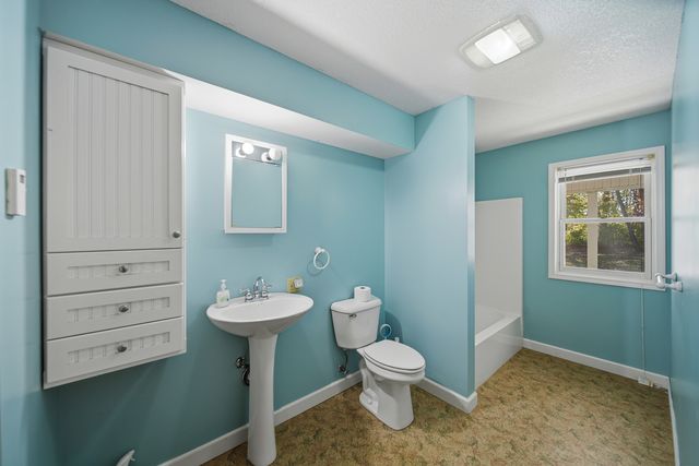 15207 Henry Road, Morrison, IL 61270