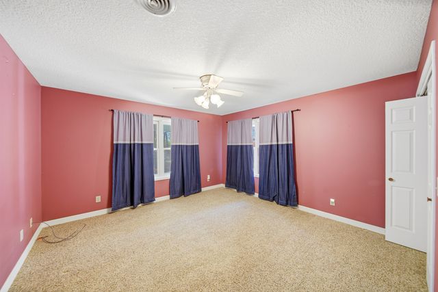 15207 Henry Road, Morrison, IL 61270