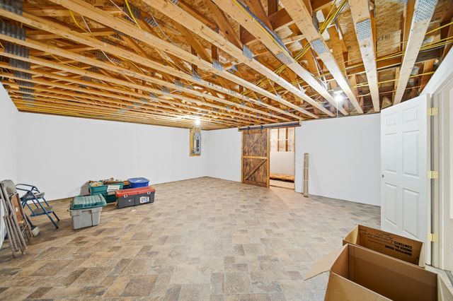 15207 Henry Road, Morrison, IL 61270