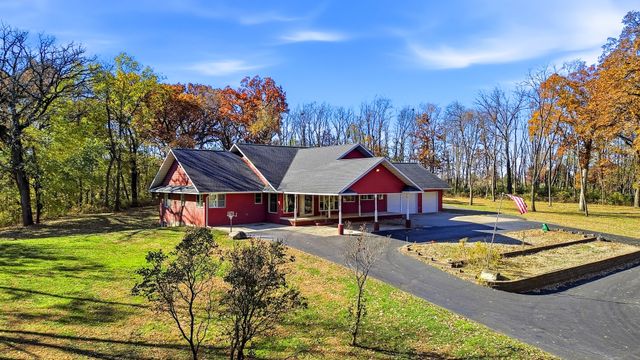 15207 Henry Road, Morrison, IL 61270