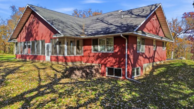 15207 Henry Road, Morrison, IL 61270