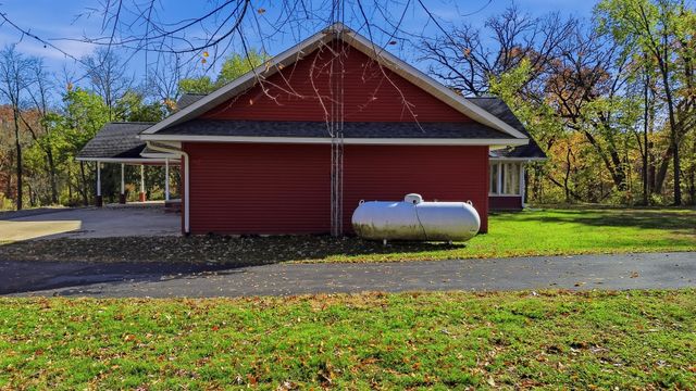 15207 Henry Road, Morrison, IL 61270