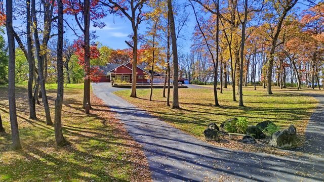 15207 Henry Road, Morrison, IL 61270