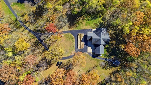 15207 Henry Road, Morrison, IL 61270