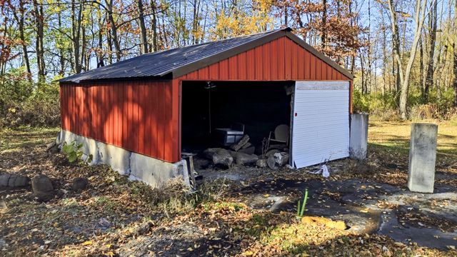 15207 Henry Road, Morrison, IL 61270