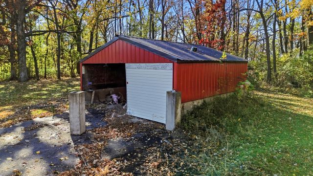 15207 Henry Road, Morrison, IL 61270