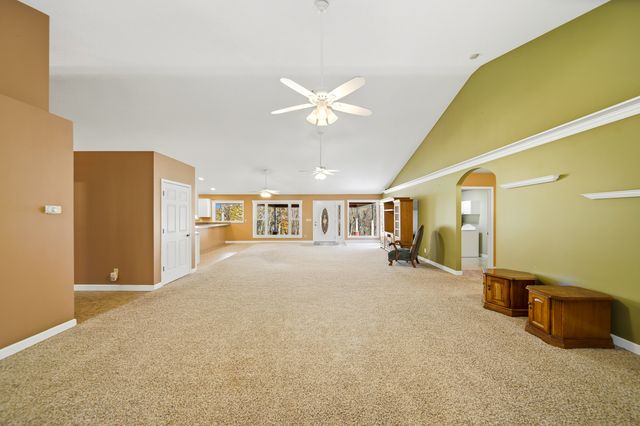 15207 Henry Road, Morrison, IL 61270